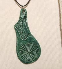 Üstün Yetenek ve Sonsuzluk Sembolü Spiral İşlemeli Lale Kolye