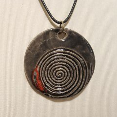 Siyah Spiral Kolye