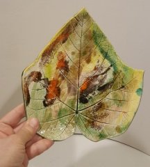 Küçük Sonbahar yaprağı Ayaklı Tabak