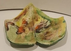 Küçük Sonbahar yaprağı Ayaklı Tabak