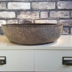 Kaya görünümlü seramik lavabo