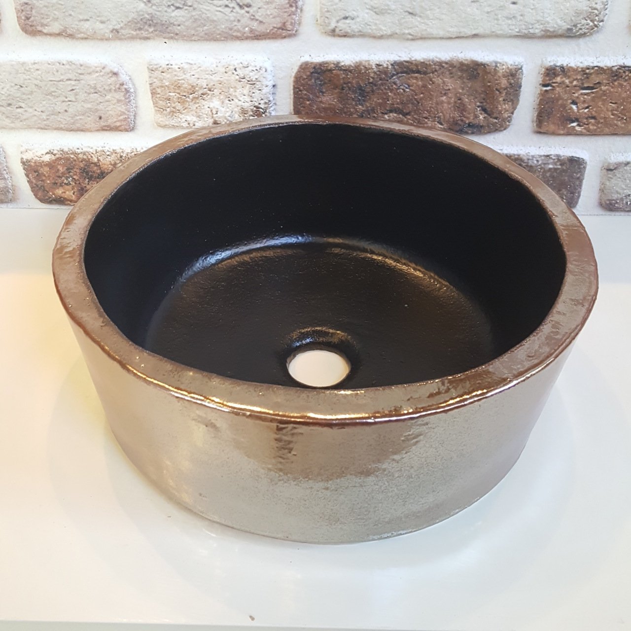 Mat siyah lavabo